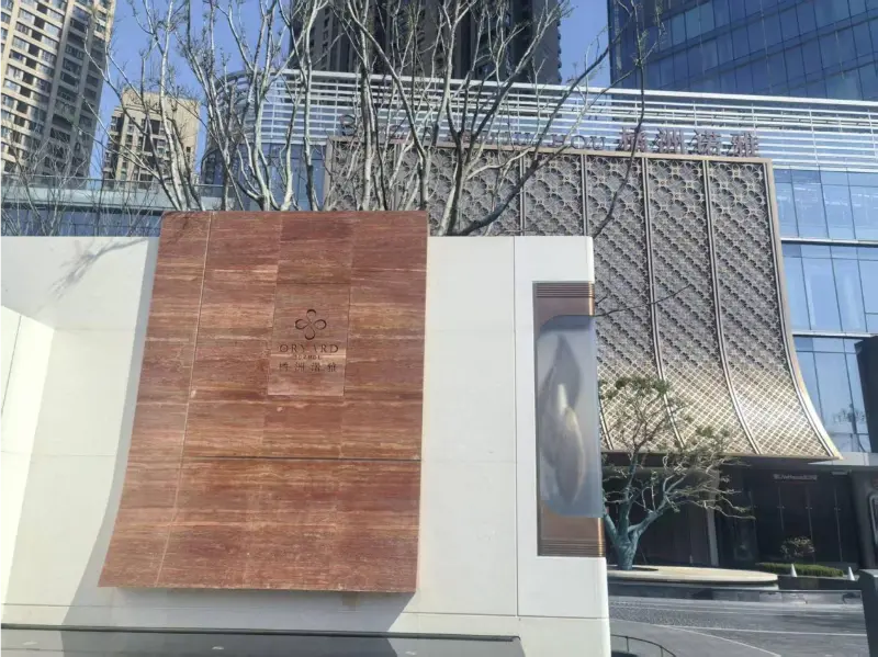 Blueway, Changsha Poly Juizhou Noya Hotel'de Yüksek İrtifada Yüzme Deneyimini Destekliyor