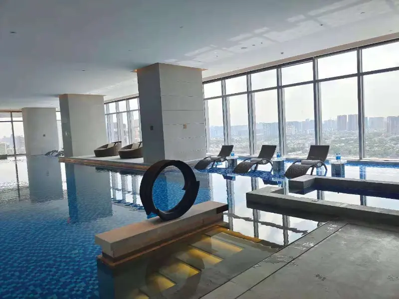 Blueway Yüzme Havuzu Isı Pompası ve Klima Sistemi, Chengdu Bay Hotel Sky Sonsuzluk Havuzunda Yıl Boyunca Konfor Sağlıyor
